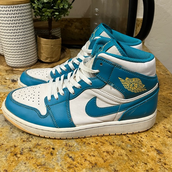 Jordan 1 Mid Aquatone size 9.5 - Picture 4 of 11